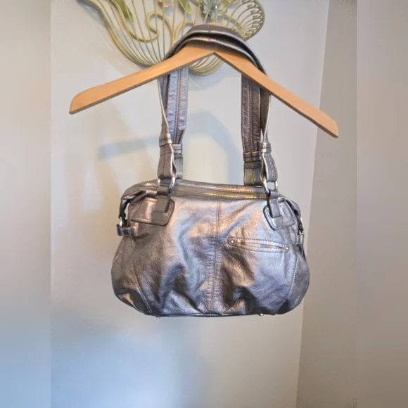 B. Makowsky Silver Shoulder Bag with Versatile Design - Picture 2 of 9